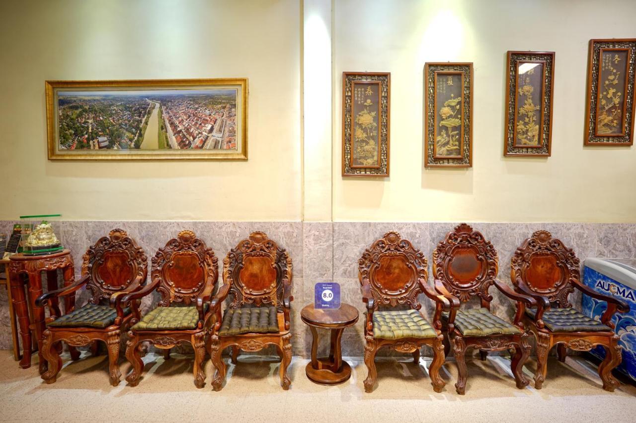 Royal Hotel พระตะบอง ภายนอก รูปภาพ